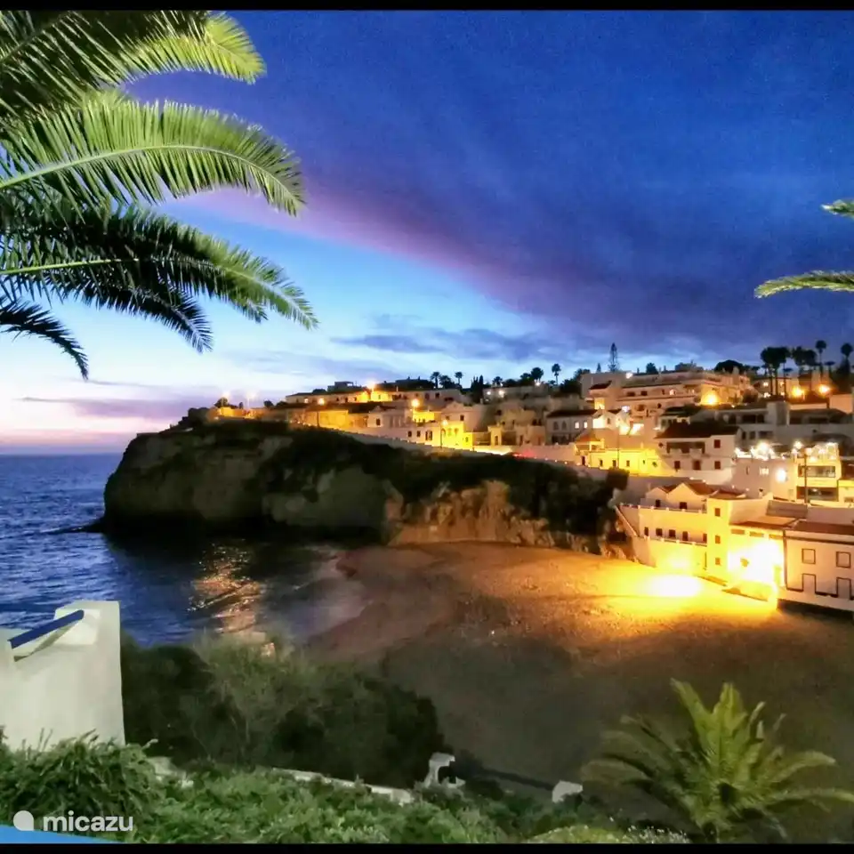 Carvoeiro bei Sonnenuntergang, einer der meistfotografierten Orte an der Algarve