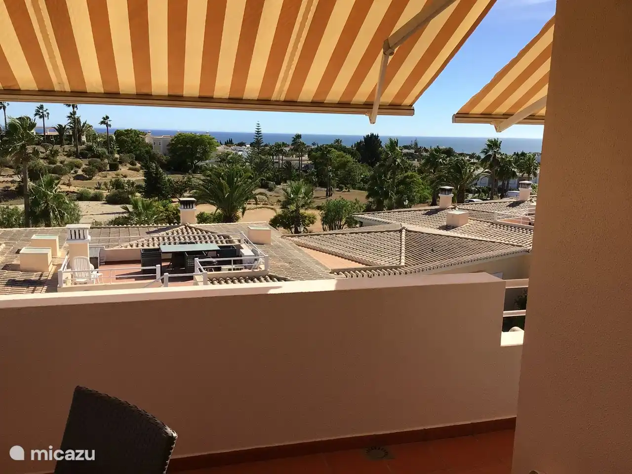 Garten- und Meerblick vom Südbalkon 