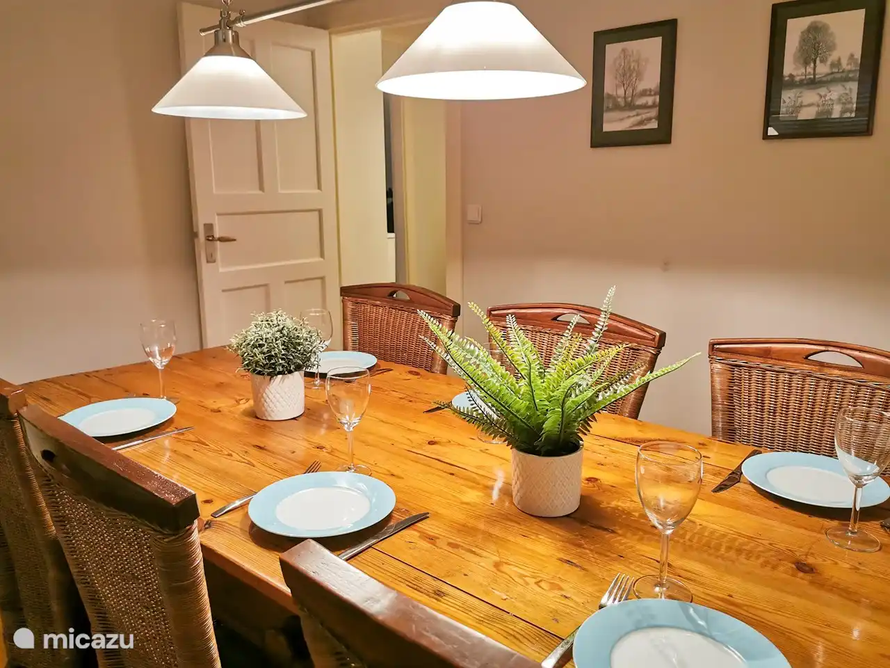 ein gemütliches Esszimmer