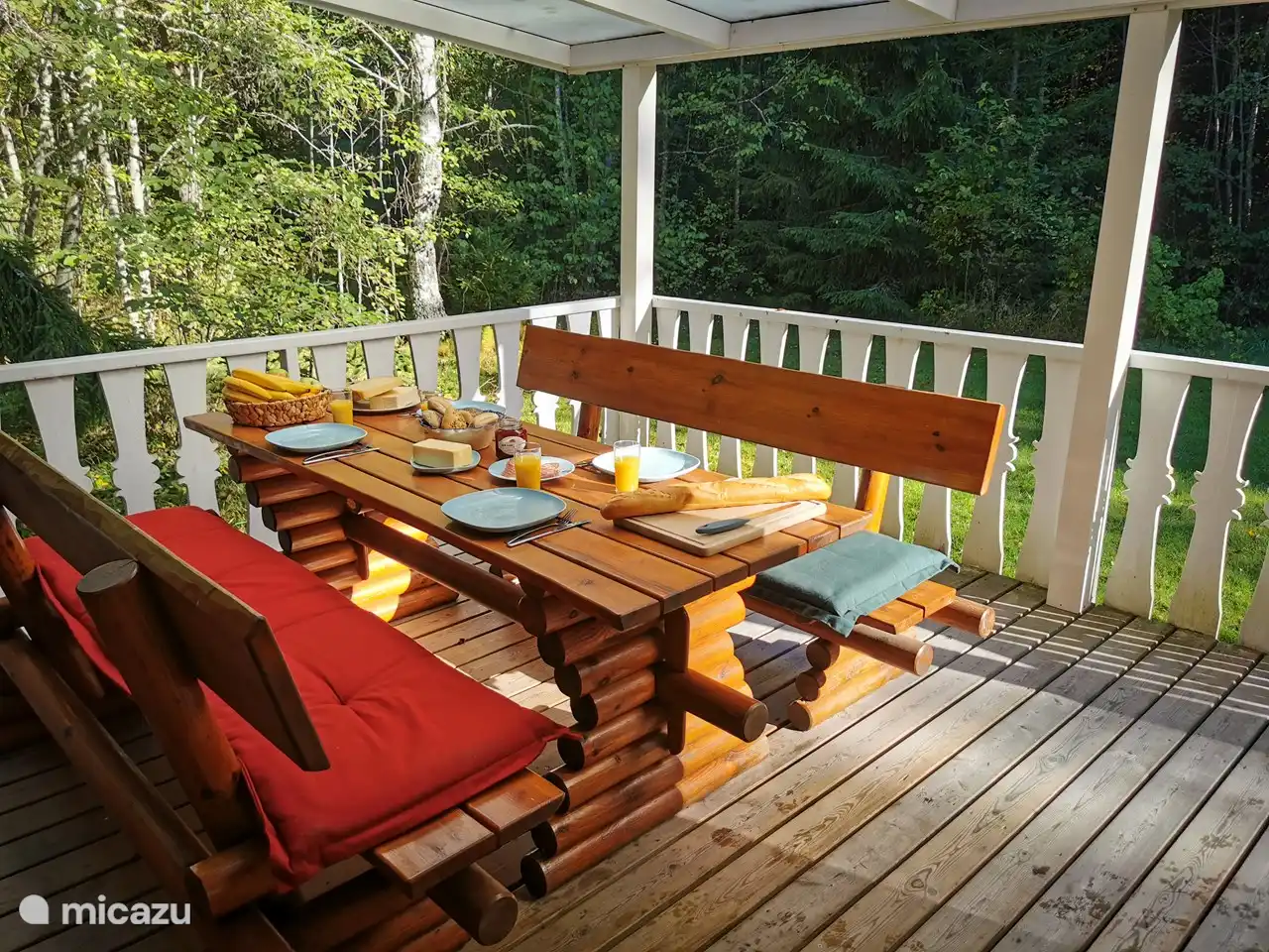 eine überdachte Veranda