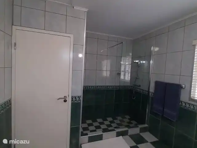 Location de Vacances Aruba, Oranjestad, Oranjestad, villa - Villa-Bubali salle de bain1 au rez-de-chaussée