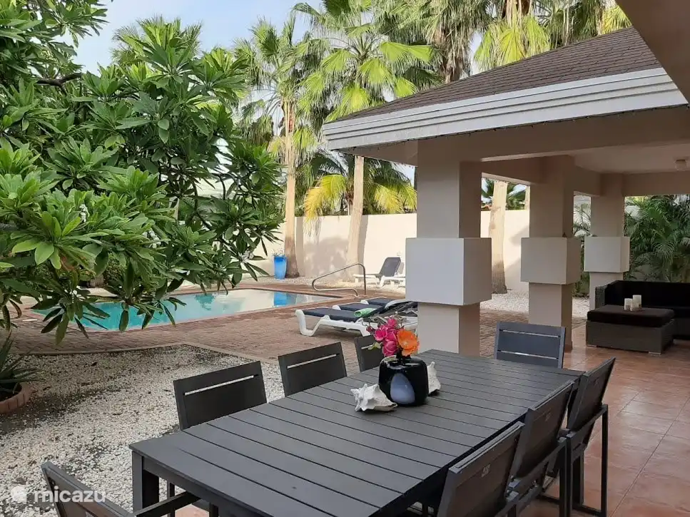 Tuintafel met 8 stoelen