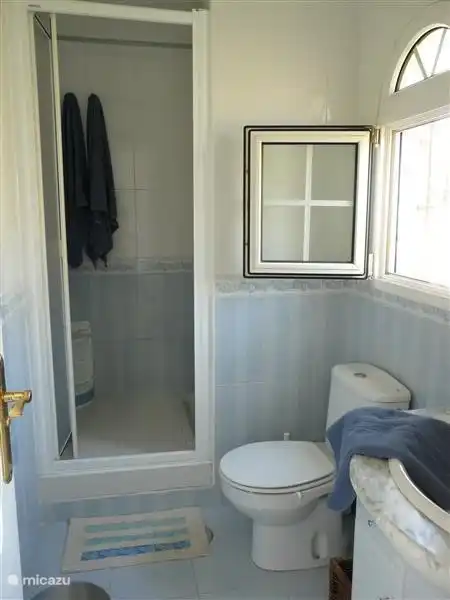 Badezimmer 2 mit Dusche und WC