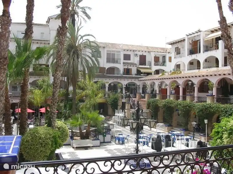 Der gemütliche Innenhof der Villa Martin Plaza