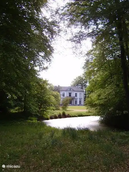 Das Vorsorge grenzt an das Anwesen Colckhof mit einem wunderschönen Herrenhaus.
