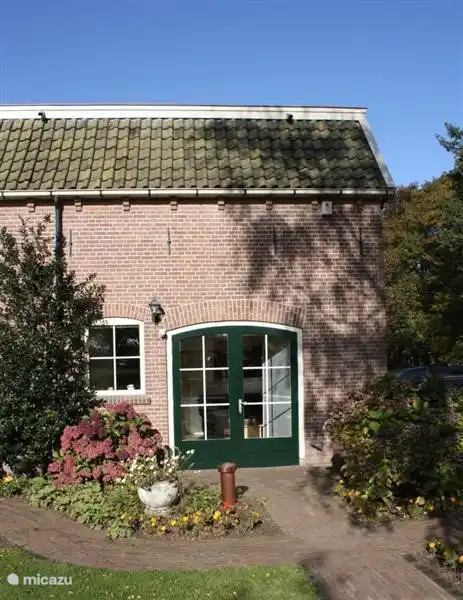 Das Haus befindet sich in einer ehemaligen Mühle entfernt. Wo einst der Müller tat seine Arbeit kann jetzt sicher sein!