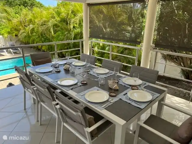 Villa Noucasa | Curaçao, Banda Ariba (est), Jan Thiel - villa nouvelle table avec chaises