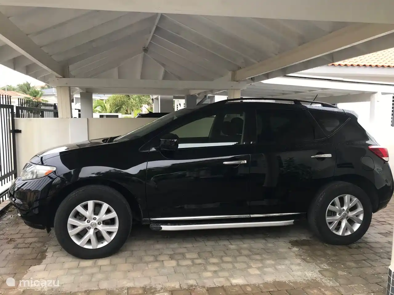 Geräumiges Familienauto zu vermieten, Nissan Murano mit Benzinmotor und Automatik, Baujahr 2014 