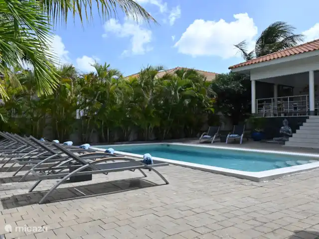 Villa Noucasa | Curaçao, Banda Ariba (est), Jan Thiel - villa piscine avec chaises longues