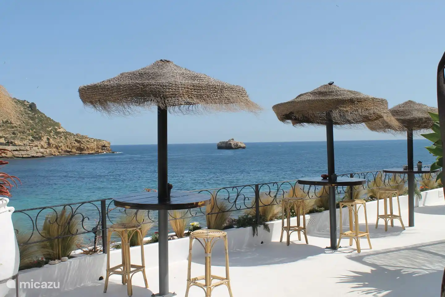 Restaurant La Barraça
Fruits de mer, Méditerranéen, Européen
Calle Portixol, 139, 03730 Javea, Espagne
+34 965 77 09 19?

Restaurant La Barraca. Quel bel endroit c'est !