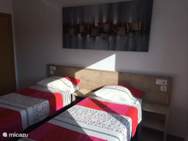 casa la fustera en España, Costa Blanca, Calpe - villa Dormitorio 3 también con 2 camas con somier (separadas), aire acondicionado y amplio armario empotrado.