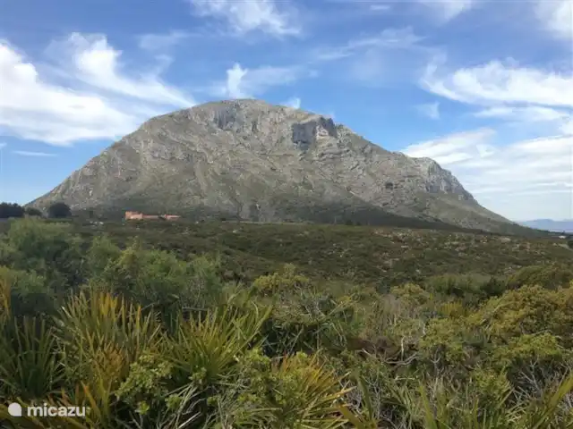 casa la fustera en España, Costa Blanca, Calpe - villa La montaña Montgó (entre Denia y Javea) con una hermosa y desafiante ruta a pie hasta la cima.