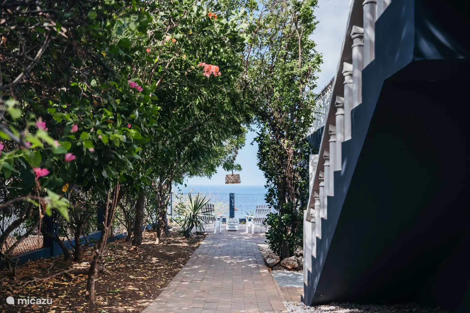 Escalier menant à la maison d’hôtes