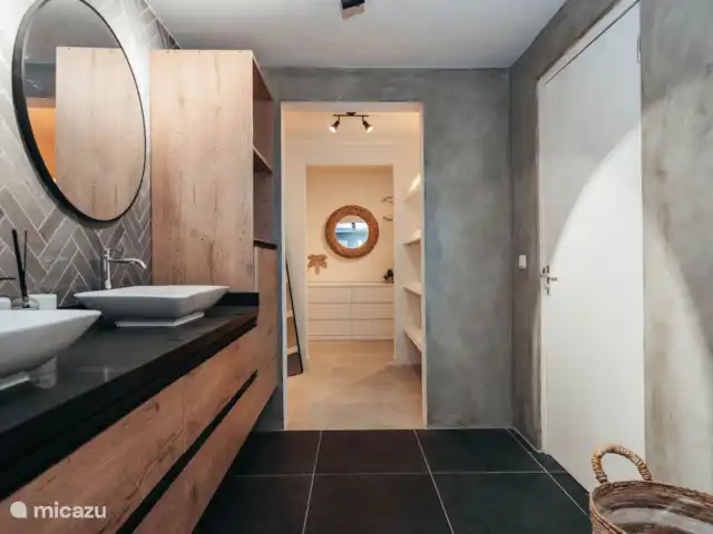 Les Nuances | Curaçao, Banda Abou (ouest), Coral Estate, Rif St.Marie - villa Passage de la maison d’amis/dressing