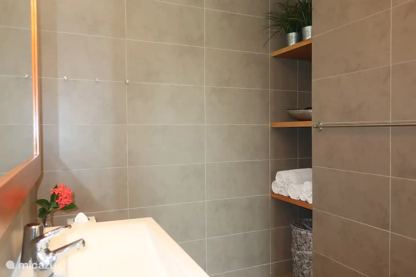 Wunderbar luxuriöses, geräumiges Badezimmer