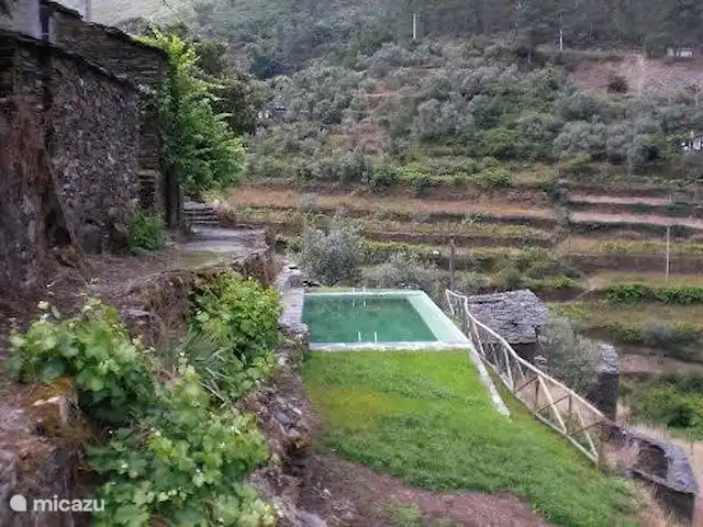 Foz dos Barreiros | Portugal, Coimbra, Piódão - gîte / cottage Piscine Naturelle, 10m x 3.80m x1.30/1.80 profondeur) située à 10 mètres de la maison.