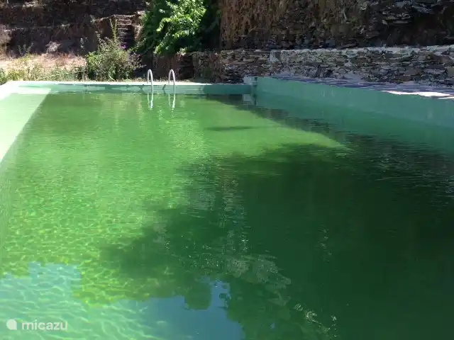 Foz dos Barreiros | Portugal, Coimbra, Piódão - gîte / cottage Piscine naturelle avec eau directement de la source de montagne.
