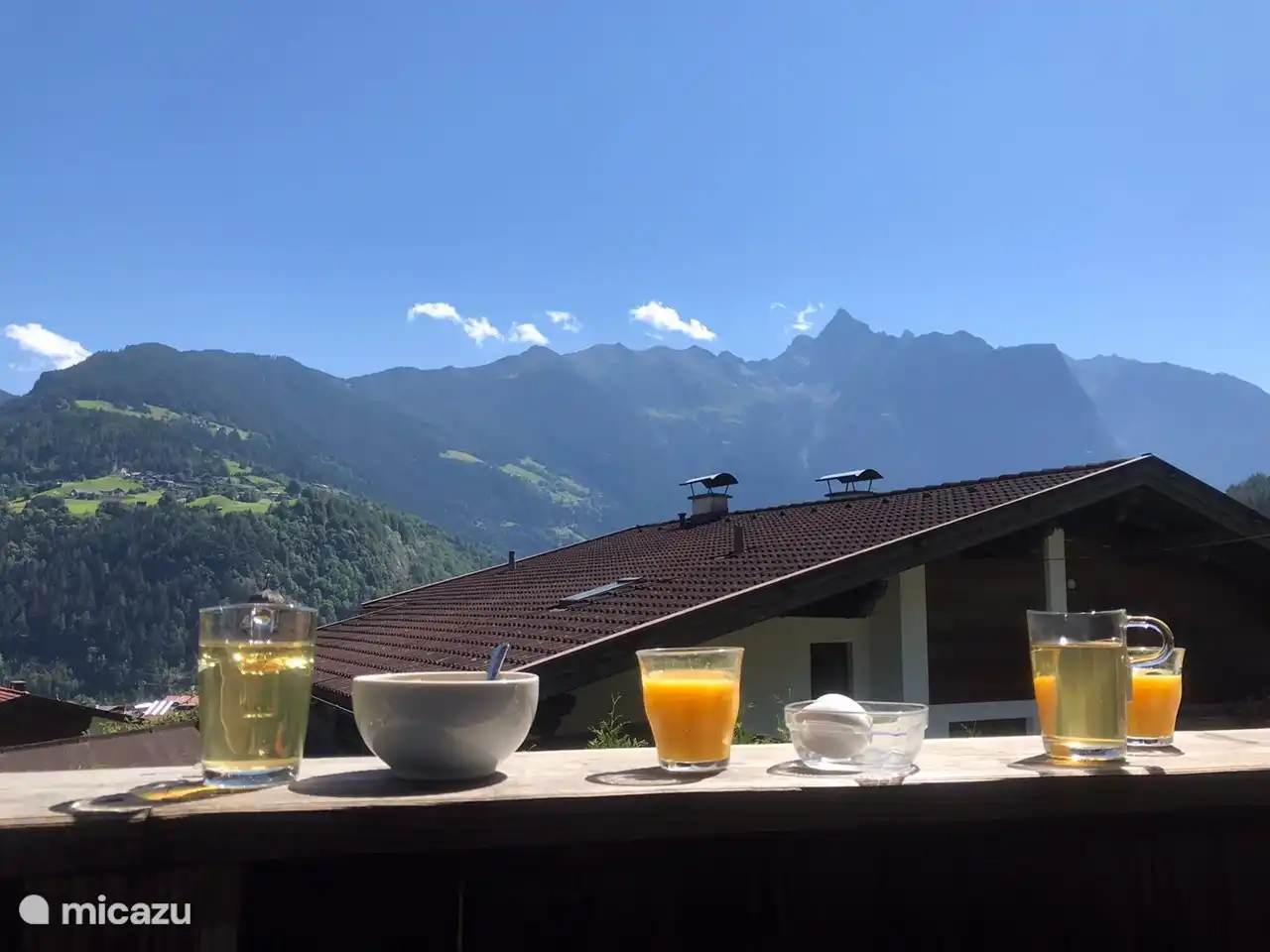 Desayuno en el balc&#243;n