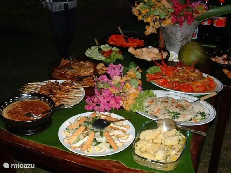 Sie können ihr eigenes Essen bereiten, aber mit einem üppigen Mahl verwöhnt werden, wie oben erwähnt, ist manchmal köstlich.