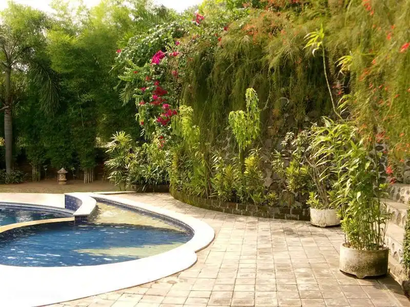 Dieser Teil der Pool ist nicht tieff und ideal für kleine Kinder.