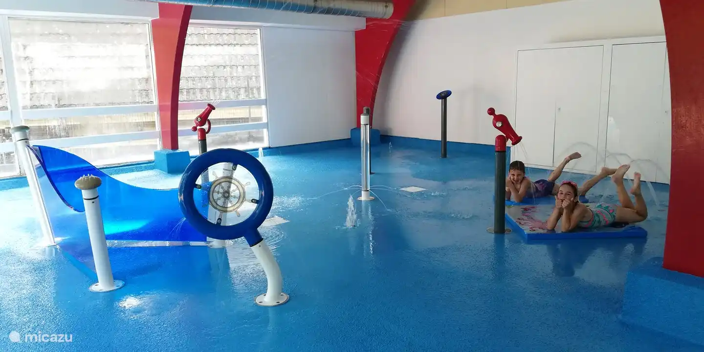 Aire de jeux du parc de la piscine