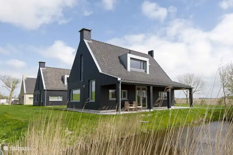 Rent a villa fiskershûs ien twa & trije in tzummarum, friesland ...