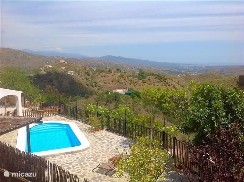 View towards the south-west.