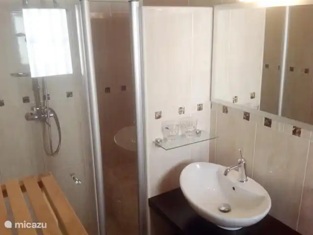Villa Comares Andalousie Avec Piscine | Espagne, Costa del Sol, Comares - villa Lavabo et sortie de la douche de luxe.