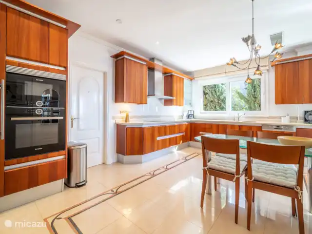 Villa de luxe avec vue mer panoramique | Espagne, Costa del Sol, Benalmádena - villa cuisine