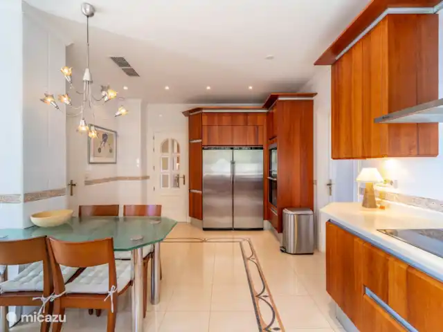 Villa de luxe avec vue mer panoramique | Espagne, Costa del Sol, Benalmádena - villa cuisine