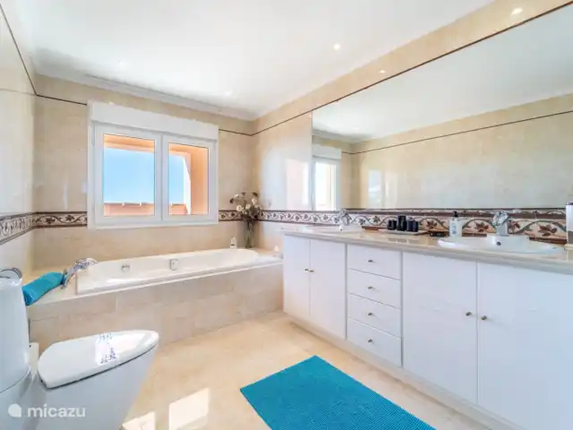 Villa de luxe avec vue mer panoramique | Espagne, Costa del Sol, Benalmádena - villa Salle de bains principale