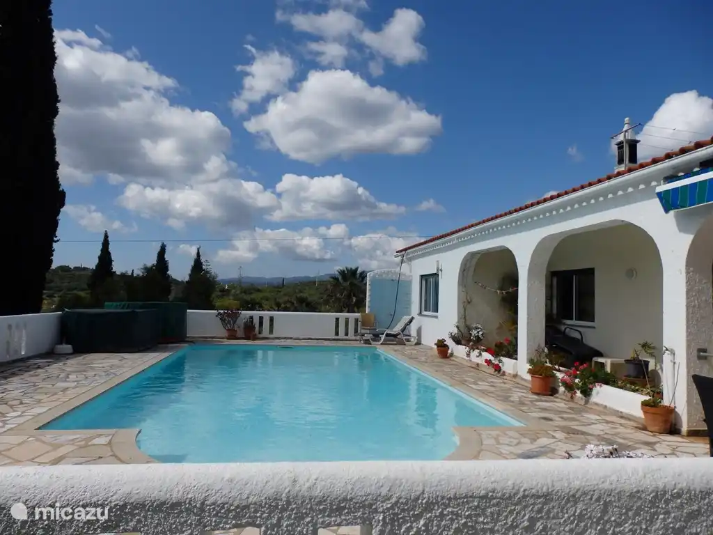 Rent Villa Algarve Portimão in Portimão, Algarve. Micazu