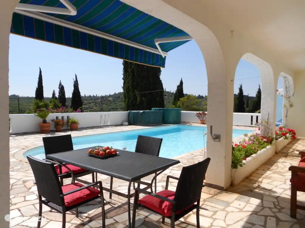 Rent Villa Algarve Portimão in Portimão, Algarve. Micazu