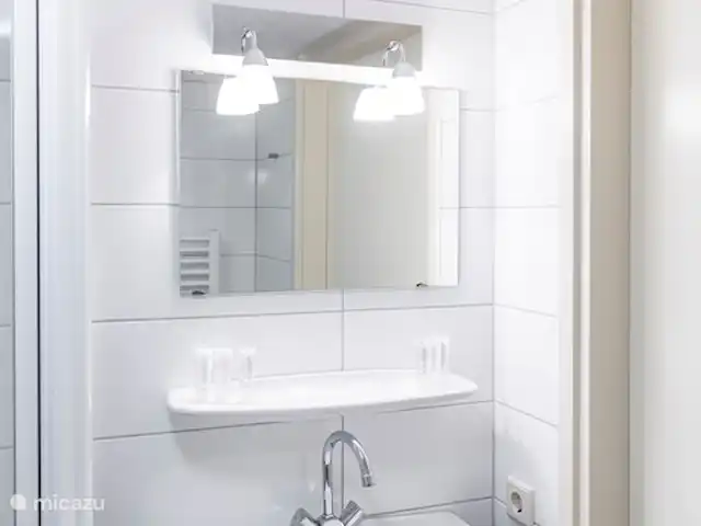 Bungalow La Paloma en Países Bajos, Güeldres, Beekbergen - villa baño arriba