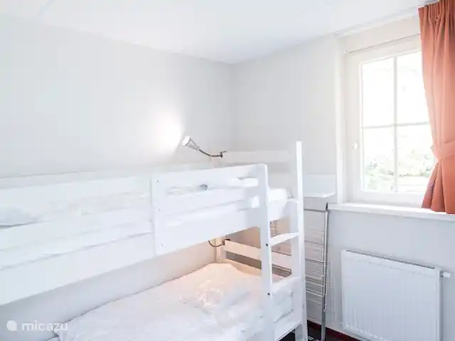 Bungalow La Paloma en Países Bajos, Güeldres, Beekbergen - villa Dormitorio con literas. Bien para adultos y una atracción para niños.
