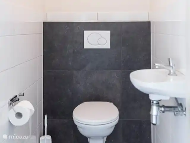 Bungalow La Paloma en Países Bajos, Güeldres, Beekbergen - villa Aseo abajo.