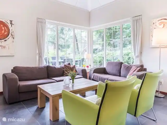 Bungalow La Paloma en Países Bajos, Güeldres, Beekbergen - villa Sillas resistentes y un sofá cómodo