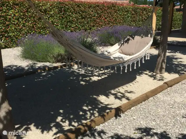 villa huren in Frankrijk, Ardèche, Vallon-Pont-d'Arc – Villa Marron 47 Lekker liggen in de hangmat onder de moerbeien.