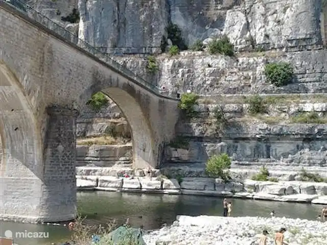 villa huren in Frankrijk, Ardèche, Vallon-Pont-d'Arc – Villa Marron 47 Balazuc aan de achterzijde bij de rivier