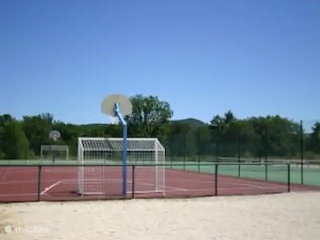 villa huren in Frankrijk, Ardèche, Vallon-Pont-d'Arc – Villa Marron 47 maar ook voetballen of basketballen...