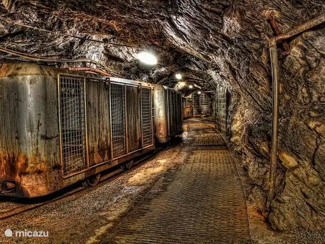 Location de Vacances Allemagne, Sauerland, Elpe, appartement - Hochsauerland Elpe Flussblick La mine Ramsbeck Visitor est une excellente activité par mauvais temps. Rejoignez le guide dans l'une des plus grandes mines du Sauerland et sentez-vous comme un vrai travailleur de montagne