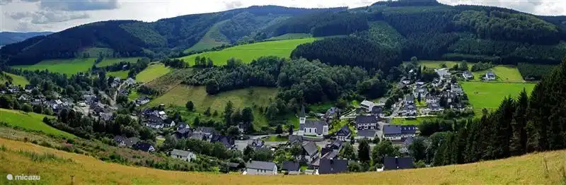 The complex is located in the small authentic village Elpe where little outside a bakery-cafe. But was the rest? Within fifteen minutes denotes popular places Winterberg and Willingen!
