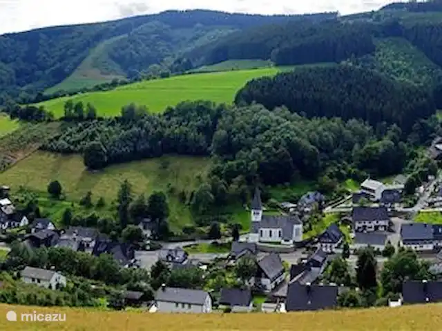 Location de Vacances Allemagne, Sauerland, Elpe, appartement - Hochsauerland Elpe Flussblick Le complexe est situé dans le petit village authentique d'Elpe, où il y a peu à l'extérieur une boulangerie-café. Mais fatigué du reste? En quinze minutes, vous êtes dans les endroits populaires Winterberg et Willingen !