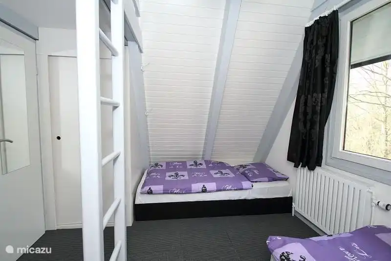 Gemütliches Zimmer für 4 Personen. Kinderfreundlich eingerichtet.