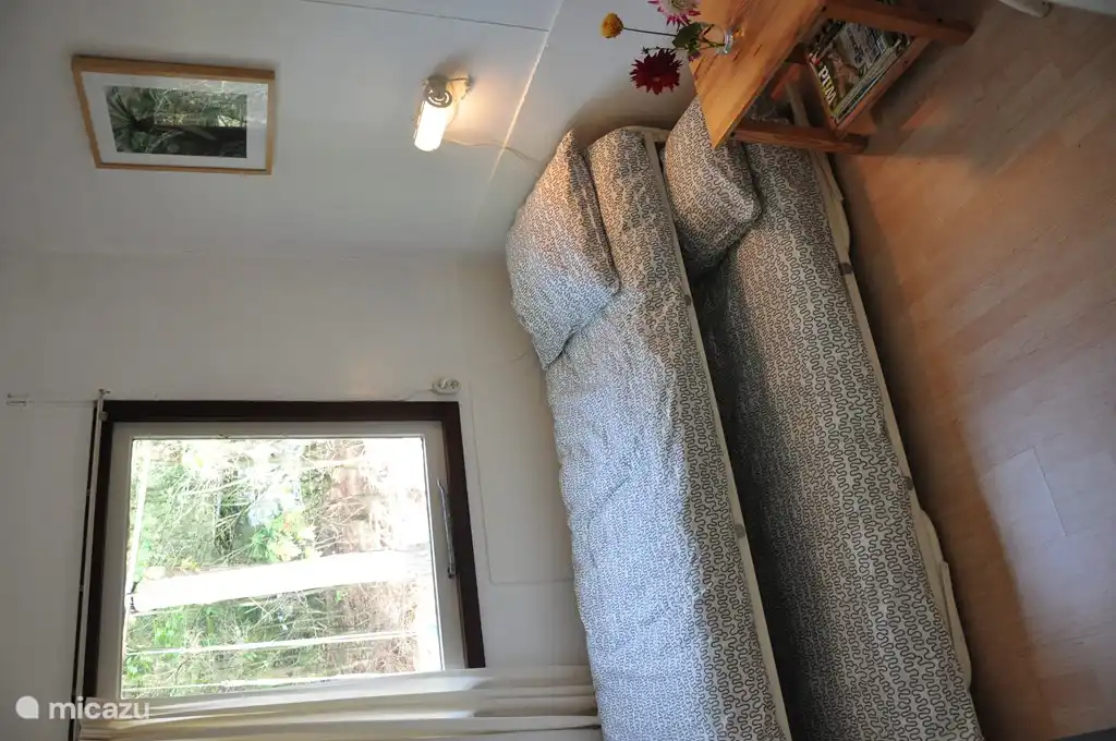 Schlafzimmer 3 verfügt über ein ausziehbares Bett mit zwei Einzelmatratzen, die eine zweite Bett zu bilden.