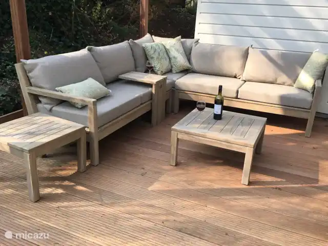 Mezennest 79 | Pays-Bas, Gueldre, Nunspeet - bungalow Il y a un joli salon sur la deuxième terrasse couverte.