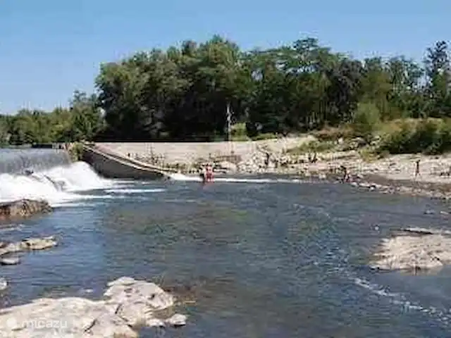 Villa Le Sanglier, met privé zwembad huren in Frankrijk, Ardèche, Vallon-Pont-d'Arc - villa De rivier de Ardeche op slechts 100 meter van de villa. Hier kunt u zwemmen, vissen en kano varen.