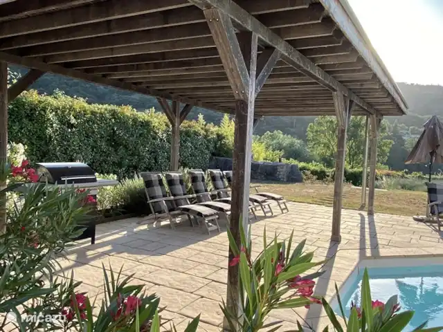 Villa Le Sanglier, met privé zwembad huren in Frankrijk, Ardèche, Vallon-Pont-d'Arc - villa pergola bij zwembad