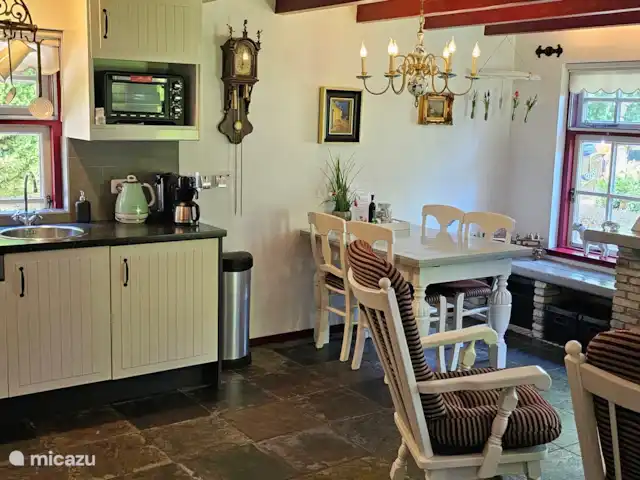 It Koaihus huren in Nederland, Friesland, Jistrum - vakantiehuis Eethoek