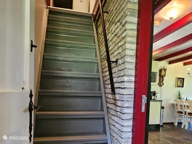 It Koaihus huren in Nederland, Friesland, Jistrum - vakantiehuis De trap naar de slaapkamer